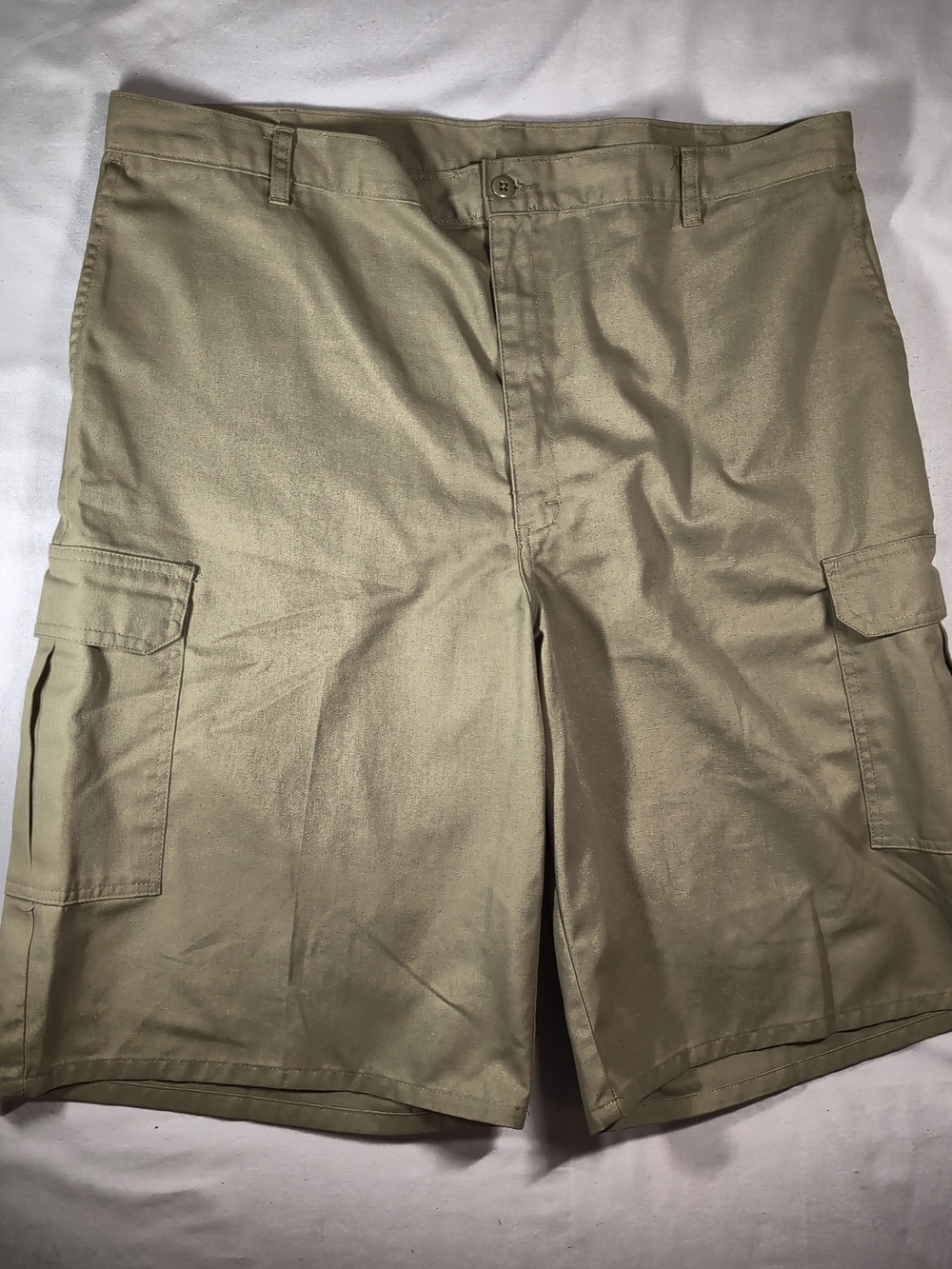 Dickies Tan Cargo Shorts - Classic Utility Style